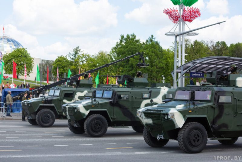 Свыше 6 тыс. военнослужащих и 250 единиц боевой техники: в Минске начались репетиции парада