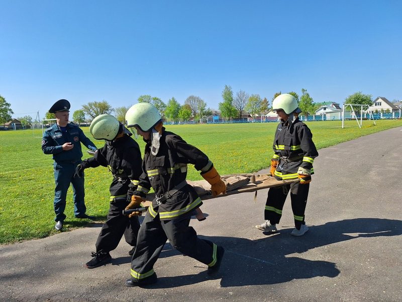 Зональный этап областного слета юных спасателей-пожарных прошел в Костюковичах