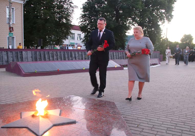 Митинг-реквием в память о жертвах Великой Отечественной войны и геноцида белорусского народа прошел в Костюковичах