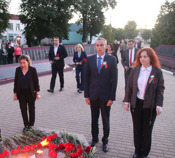 Митинг-реквием в память о жертвах Великой Отечественной войны и геноцида белорусского народа прошел в Костюковичах