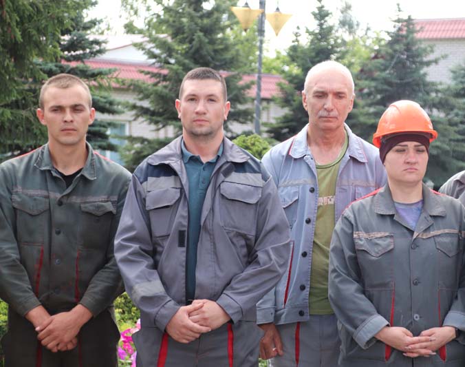 Фотофакт: трудовые коллективы Костюковщины присоединились к Всебелорусской минуте молчания