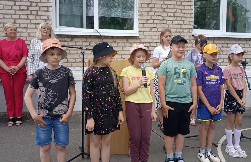 На базе средней школы № 2 состоялось торжественное открытие летней оздоровительной кампании