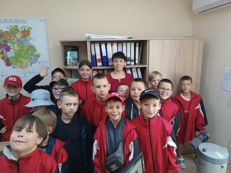 Сегодня работниками Костюковичского лесхоза проведена экскурсия для 30 воспитанников летнего оздоровительного лагеря