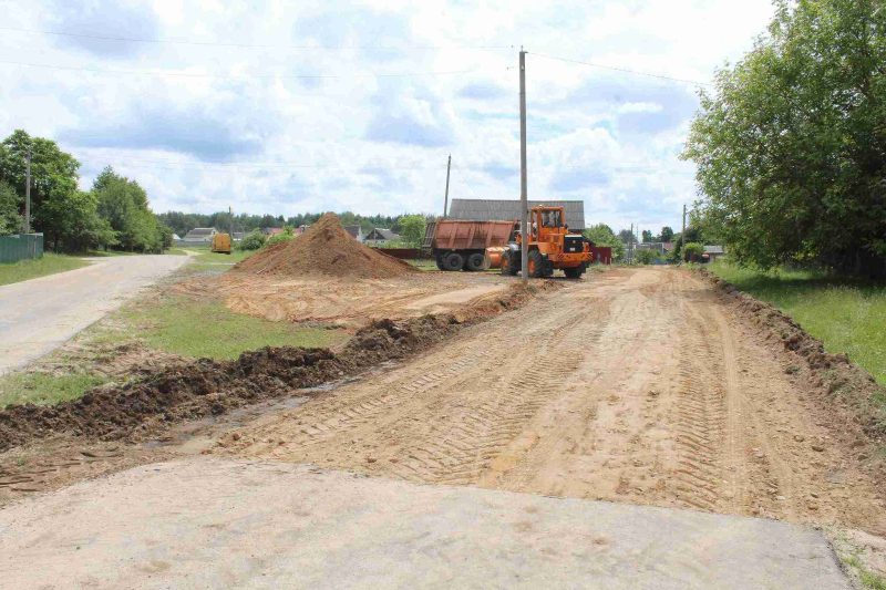 В Костюковичах идут работы по ремонту дорог
