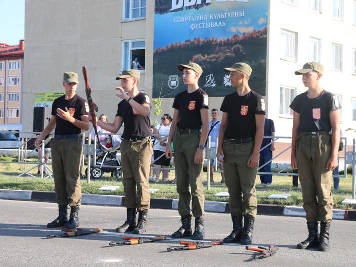 ФОТОФАКТ: в Костюковичах с размахом отметили вековой юбилей района и столетие районной милиции