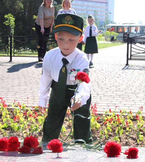 Костюковичские дошкольники почтили память о защитниках Родины
