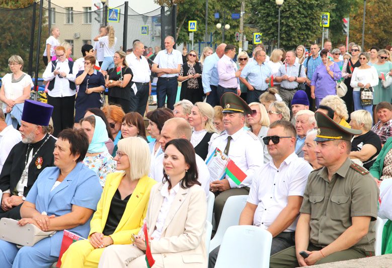 Костюковчане сплоченно отметили День народного единства