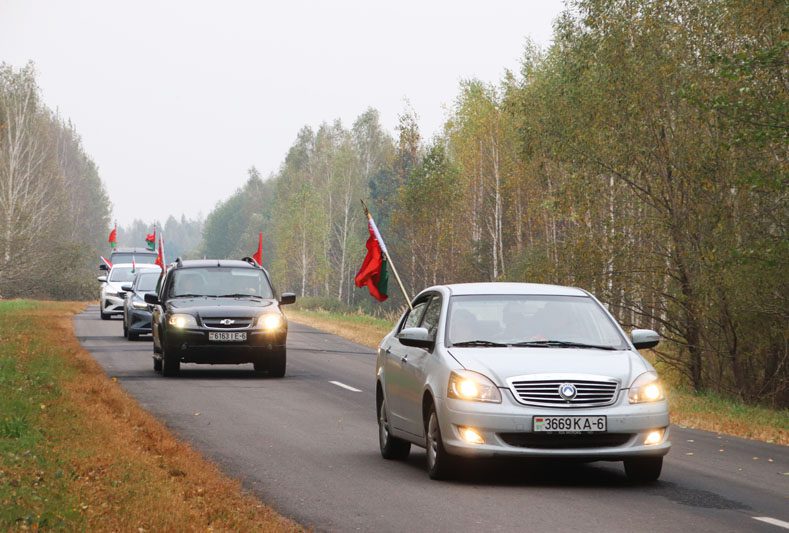 Состоялся автопробег в преддверии Дня освобождения Костюковичского района от немецко-фашистских захватчиков