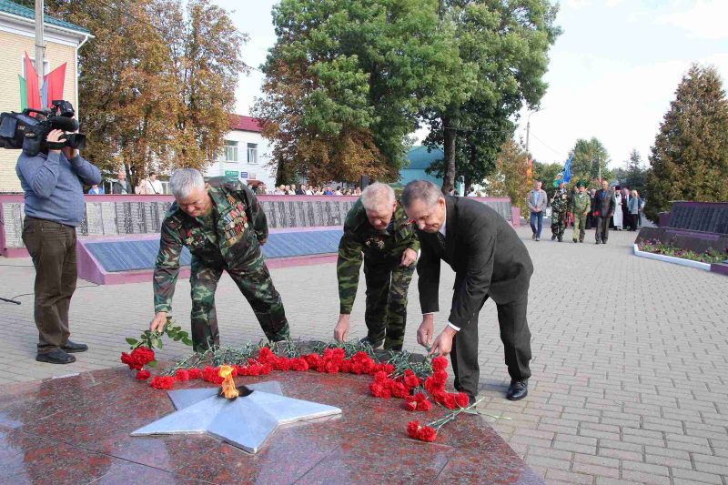 ФОТОФАКТ: Костюковщина празднует 81-ю годовщину освобождения района от немецко-фашистских захватчиков