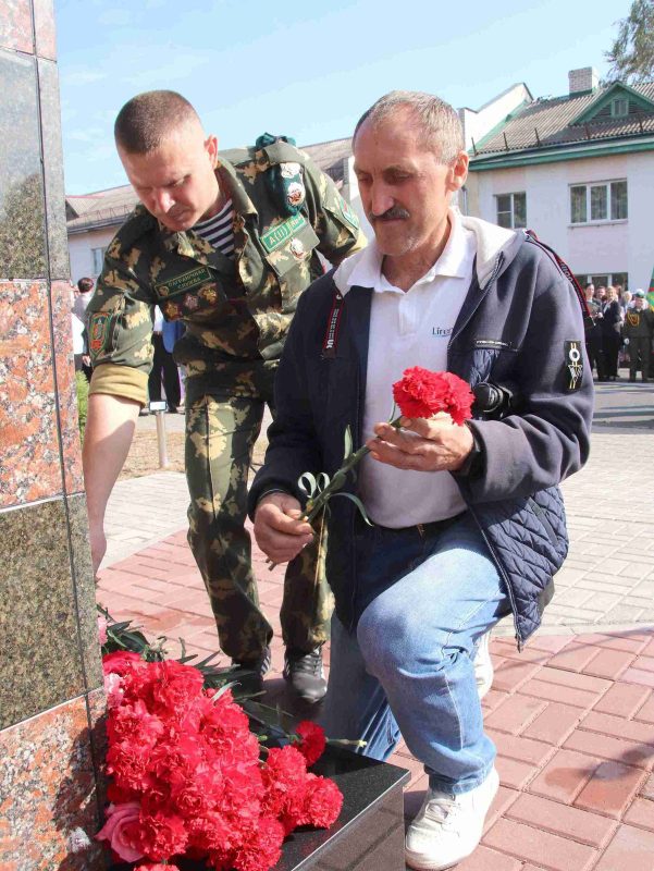 ФОТОФАКТ: Торжественное открытие памятного знака «Воинам-пограничникам всех поколений»