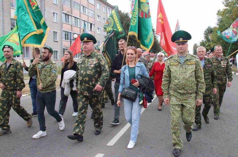 ФОТОФАКТ: в Костюковичах прошло праздничное шествие