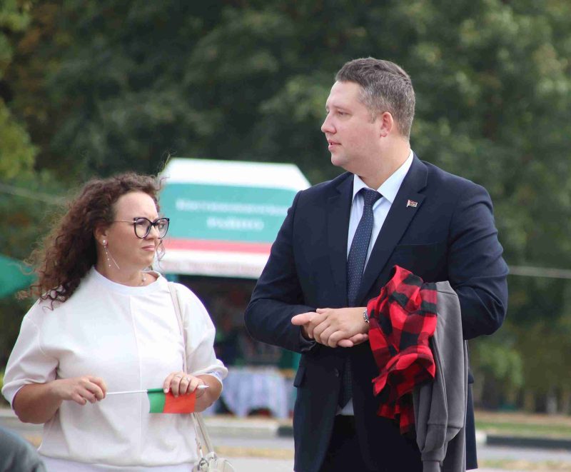 Фотофакт: как прошла концертная программа на площади Амфитеатра