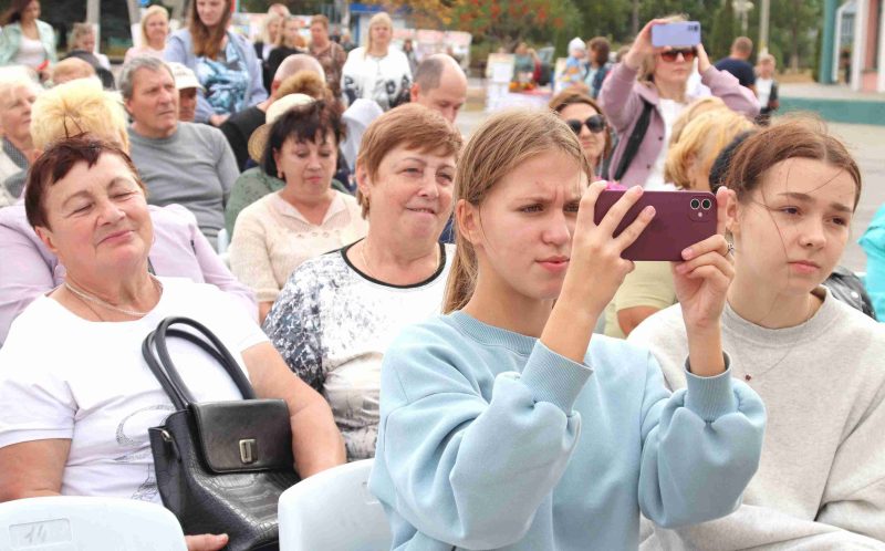 Фотофакт: как прошла концертная программа на площади Амфитеатра