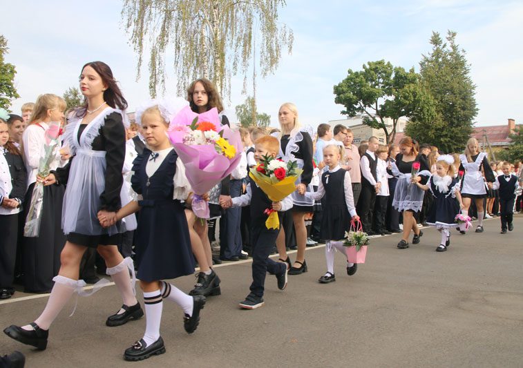 День знаний отметили в Костюковичской средней школе №2