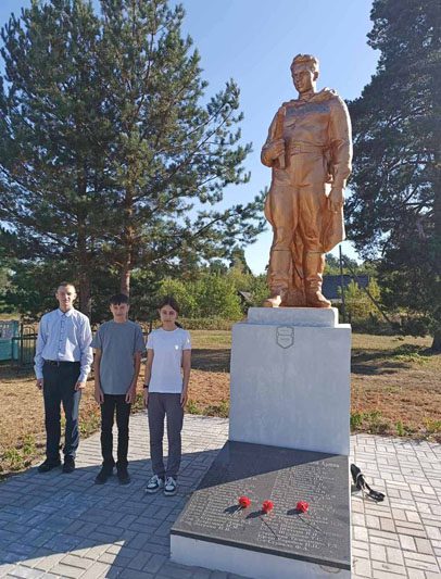 Дорогами сожженных деревень. Учащиеся Муравильской школы совершили экскурсию по памятным местам