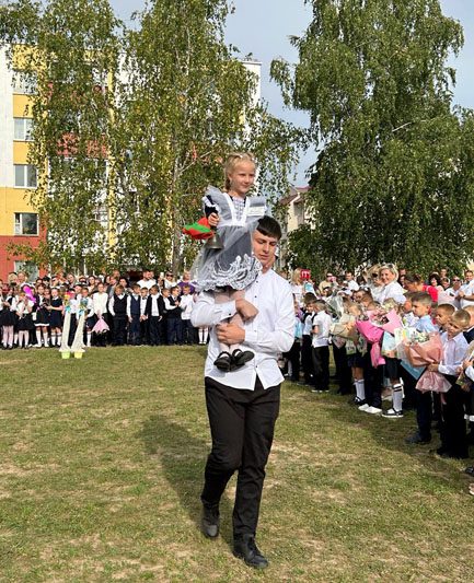 Узнали, как прошел праздник первого звонка в Костюковичской средней школе №4