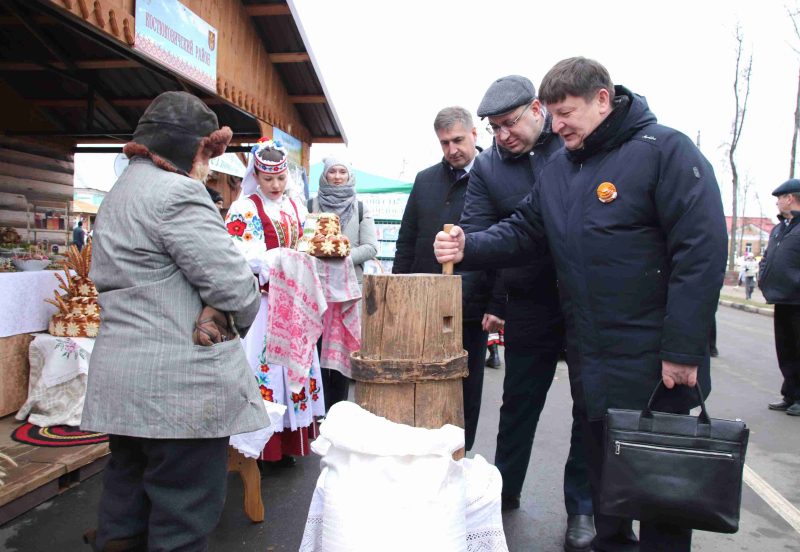 ФОТОФАКТ: Как встречали гостей "Дожинок" на подворье Костюковичского района