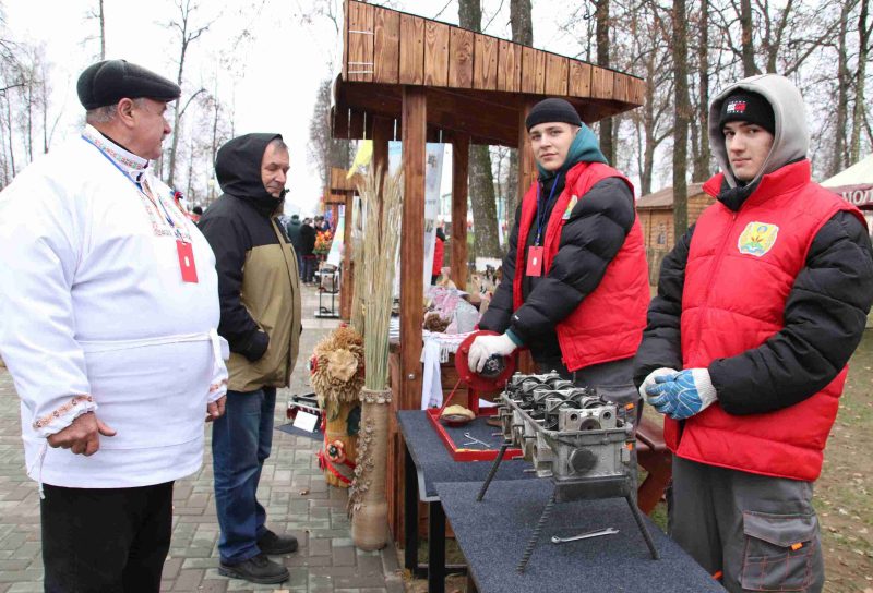 ФОТОФАКТ: Чем удивляли участники "Дожинок" в Климовичах