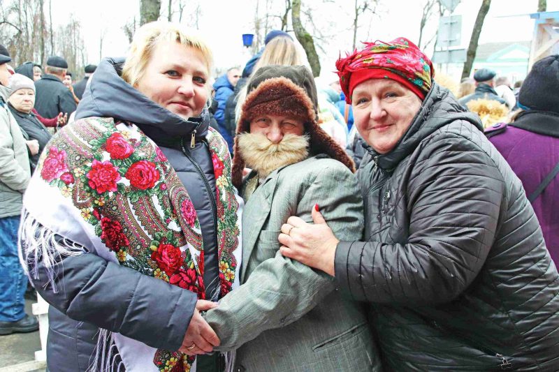 ФОТОФАКТ: Как встречали гостей "Дожинок" на подворье Костюковичского района