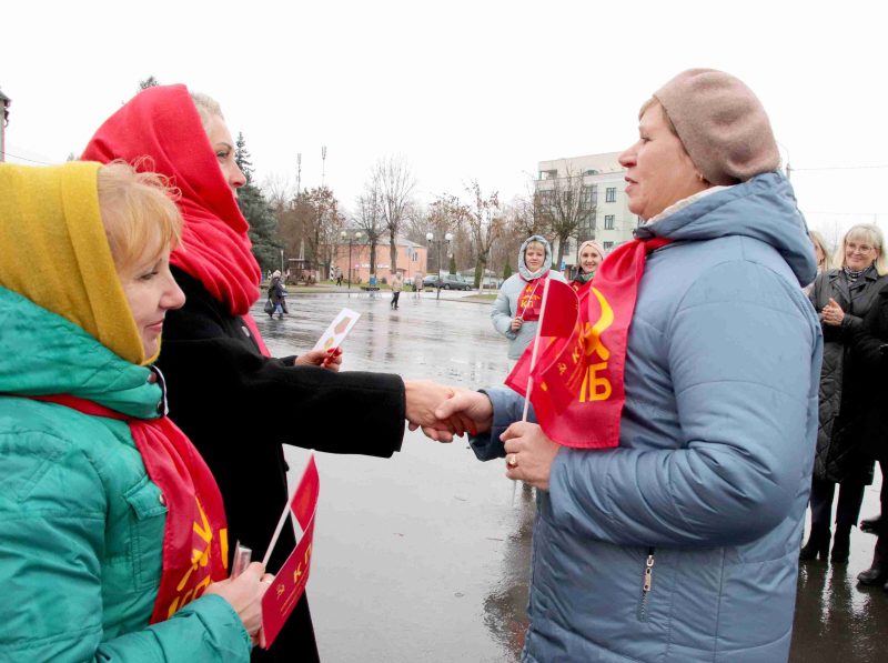 В Костюковичах состоялся митинг, посвященный Дню Октябрьской революции