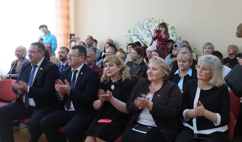 Новогодняя сказка заглянула в Костюковичский районный центр коррекционно-развивающего обучения и реабилитации