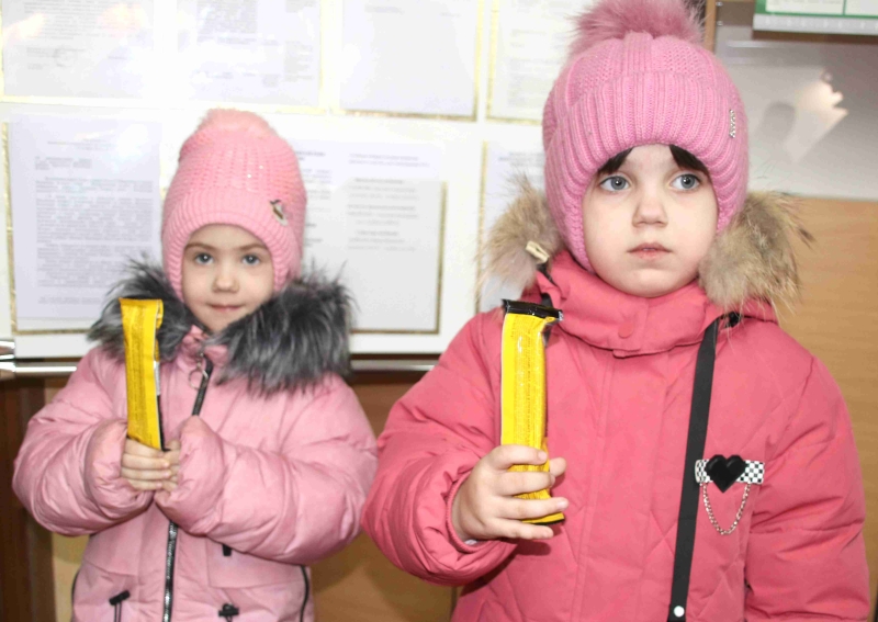 От мала до велика: костюковчане разных возрастов посещают участок для голосования в средней школе №1 От мала до велика: костюковчане разных возрастов посещают участок для голосования в средней школе №1