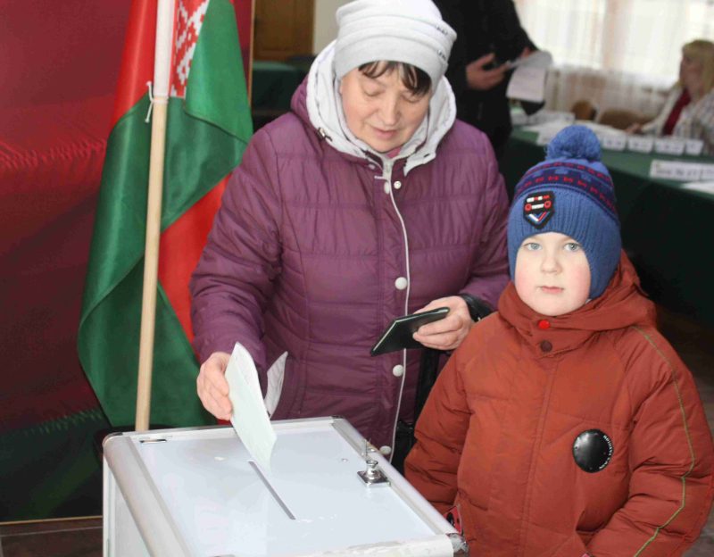 Первый день досрочного голосования прошел на участке №6 Первый день досрочного голосования прошел на участке №6