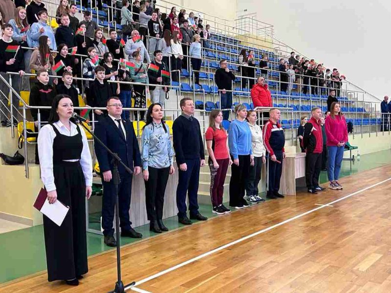 Узнали, кто одержал победу в ежегодном рождественском турнире по волейболу среди любительских команд