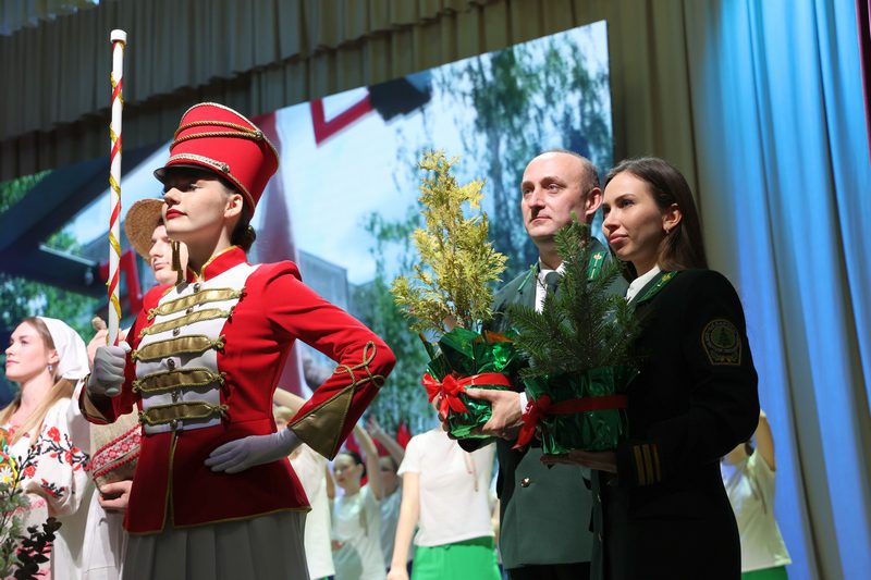 Фотофакт: в Костюковичах чествовали передовиков народного хозяйства