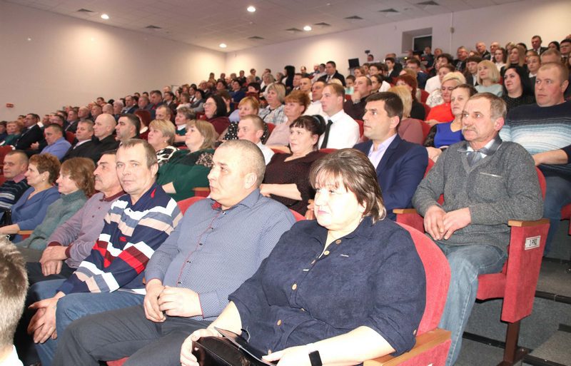 Фотофакт: в Костюковичах чествовали передовиков народного хозяйства