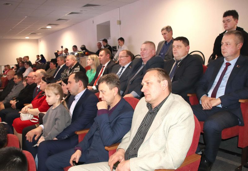 Фотофакт: в Костюковичах чествовали передовиков народного хозяйства