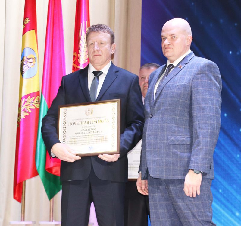 Фотофакт: в Костюковичах чествовали передовиков народного хозяйства