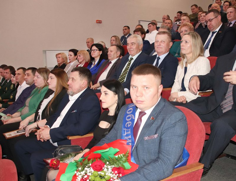 Фотофакт: в Костюковичах чествовали передовиков народного хозяйства