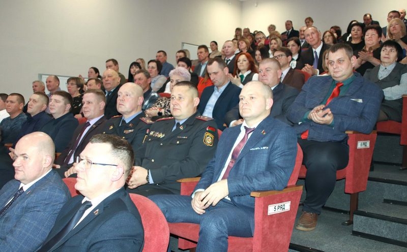 Фотофакт: в Костюковичах чествовали передовиков народного хозяйства