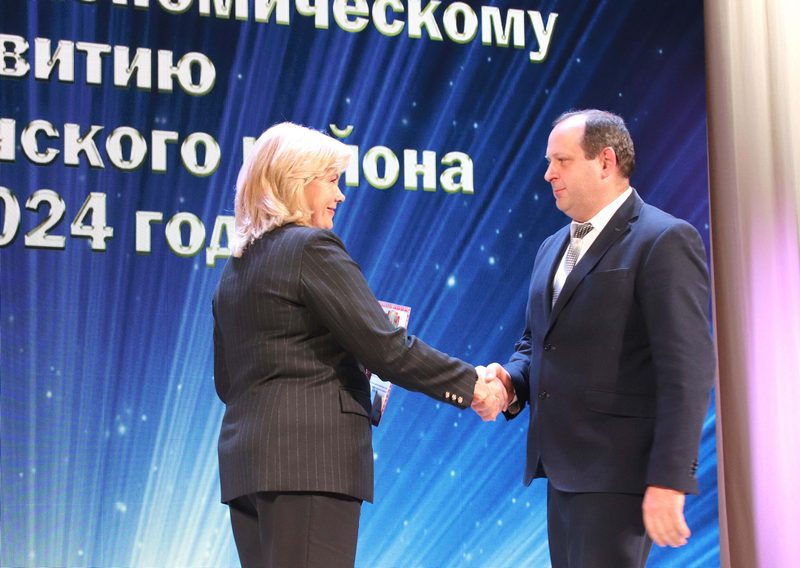 Фотофакт: в Костюковичах чествовали передовиков народного хозяйства