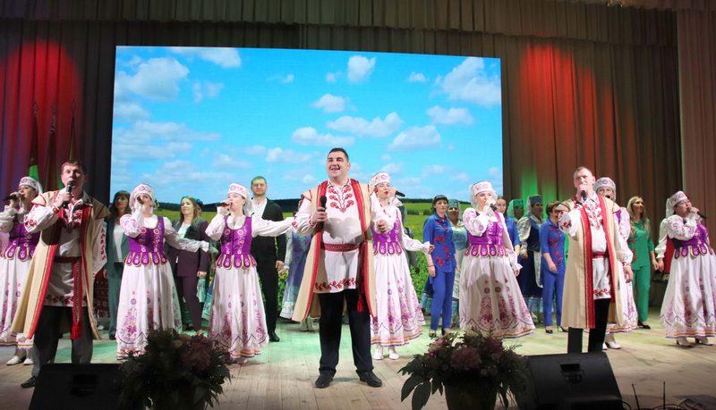 Фотофакт: в Костюковичах чествовали передовиков народного хозяйства