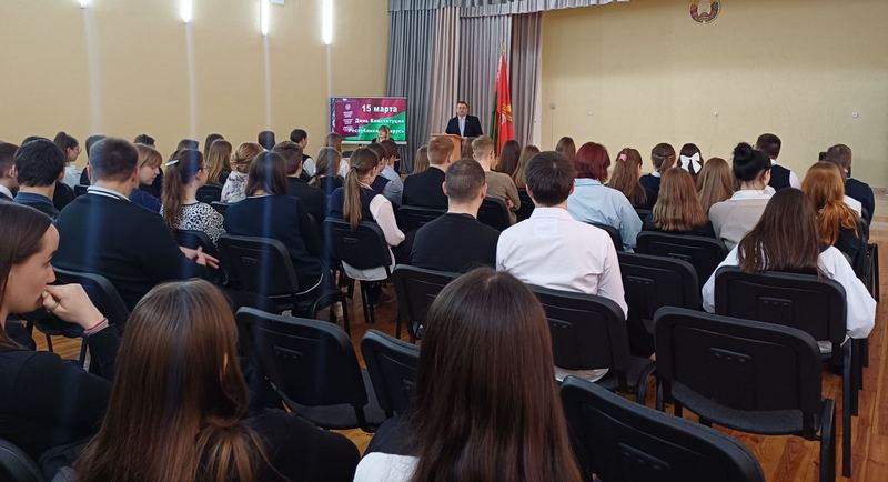 В информационном часу «Мы - граждане Республики Беларусь» принял участие адвокат