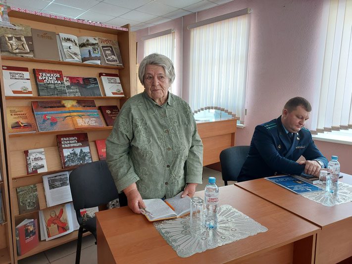 Память узников фашистских концлагерей почтили в центральной районной библиотеке Память узников фашистских концлагерей почтили в центральной районной библиотеке