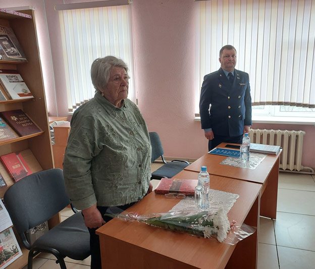 Память узников фашистских концлагерей почтили в центральной районной библиотеке Память узников фашистских концлагерей почтили в центральной районной библиотеке