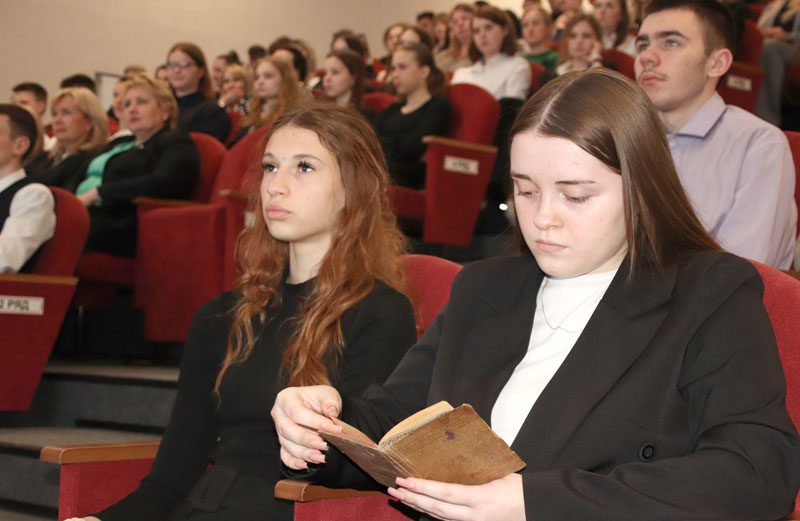 Встреча депутатов Палаты представителей Национального собрания Республики Беларусь Александры Михеенко и Олега Гайдукевича прошла в Костюковичах