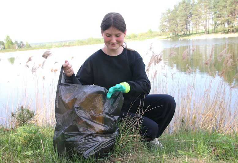 Молодежь Костюковщины приняла участие в акции «Беларусь синеокая» – масштабной экологической инициативе