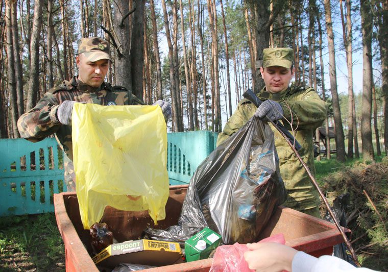 Молодежь Костюковщины приняла участие в акции «Беларусь синеокая» – масштабной экологической инициативе