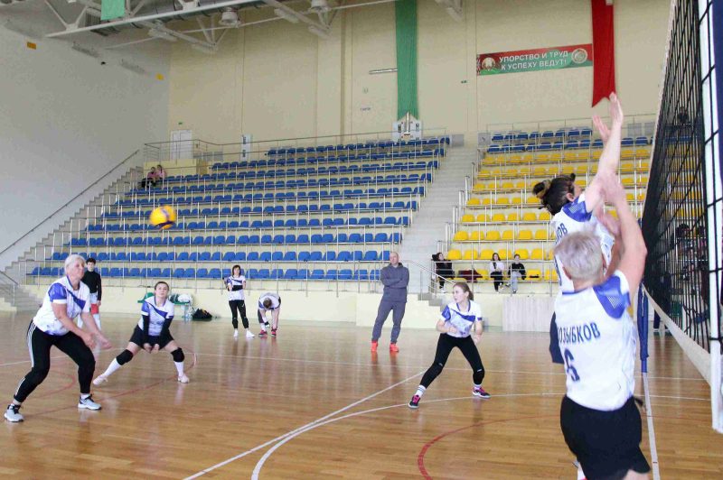 Костюковичские волейболистки стали победителями открытого турнира по волейболу