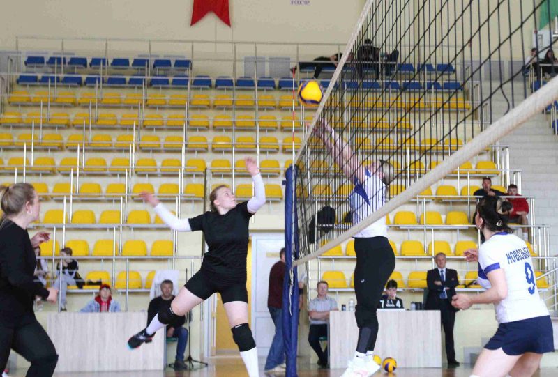 Костюковичские волейболистки стали победителями открытого турнира по волейболу