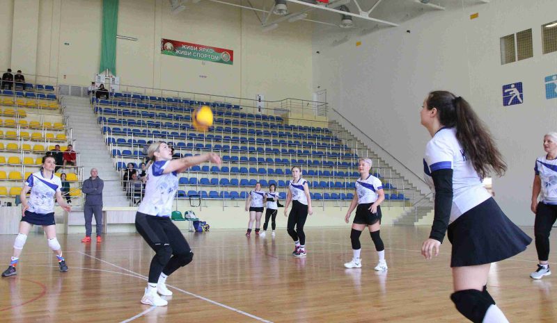 Костюковичские волейболистки стали победителями открытого турнира по волейболу