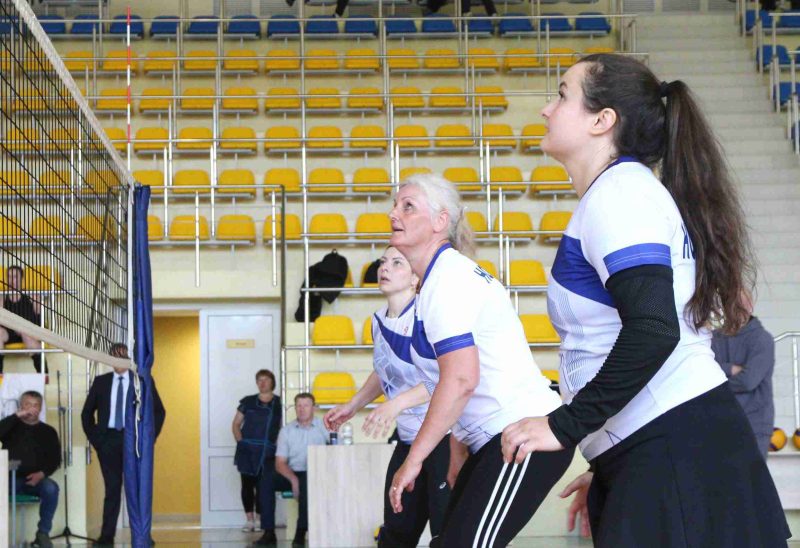 Костюковичские волейболистки стали победителями открытого турнира по волейболу