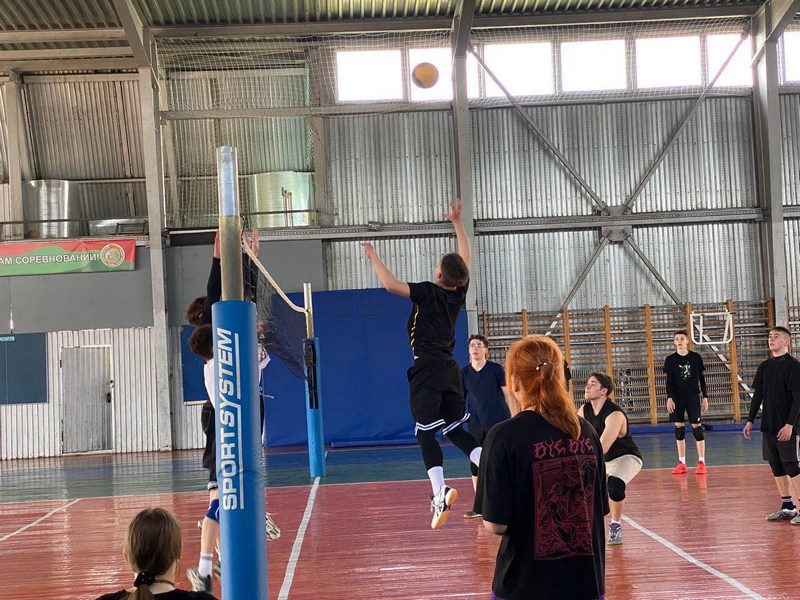 Открытое первенство по волейболу среди юношей и девушек «Наркотики и спорт – несовместимы!» прошло в Костюковичах