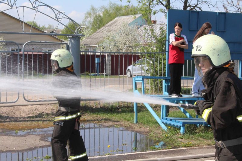 «Не шланг, а рукав!». 24 апреля в Костюковичах прошел зональный этап областного слета юных спасателей-пожарных «Не шланг, а рукав!». 24 апреля в Костюковичах прошел зональный этап областного слета юных спасателей-пожарных