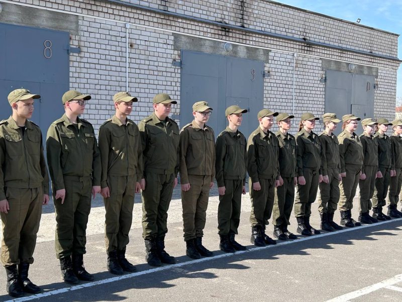 Костюковичские "зубры"  готовятся к параду в честь 80-летия Великой Победы