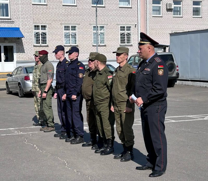 Костюковичские "зубры"  готовятся к параду в честь 80-летия Великой Победы